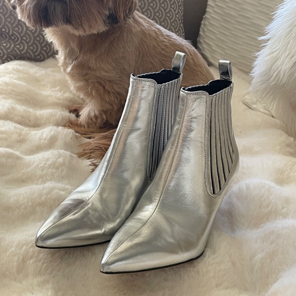 Dianve Von Furstenburg silver ankle booties SZ 6.5 CHIC GLAM - Picture 3 of 4